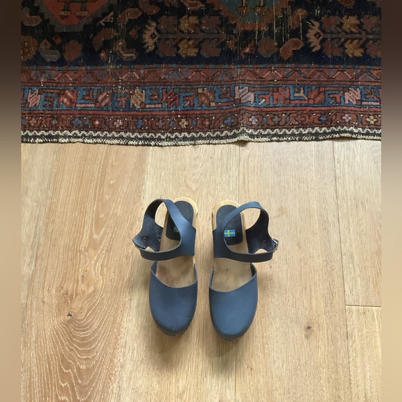 MIA navy blue Abba clog. - Picture 1 of 3